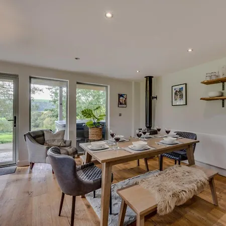 3 Bed In Otley Oc-g0176