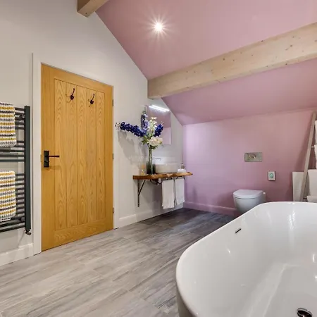 3 Bed In Otley Oc-g0176 *